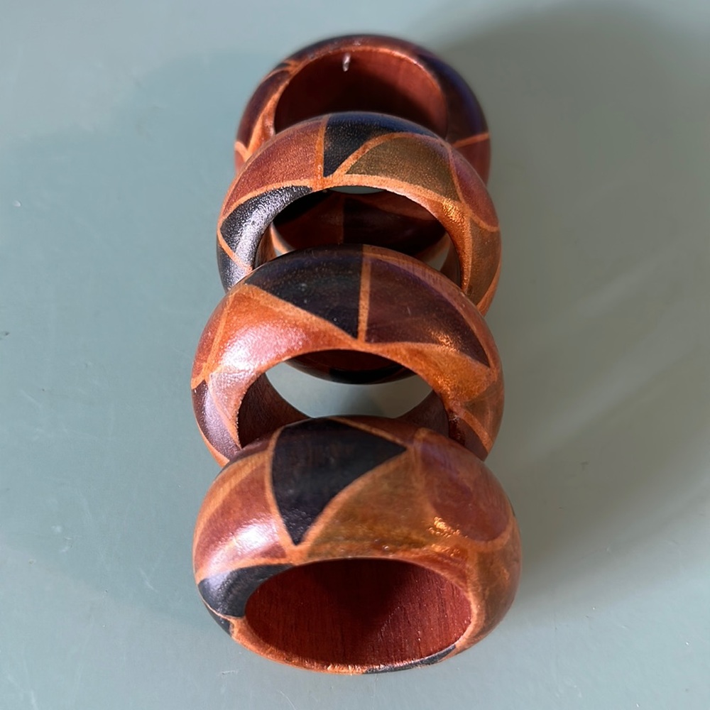 4 Vintage Wood Napkin Rings
